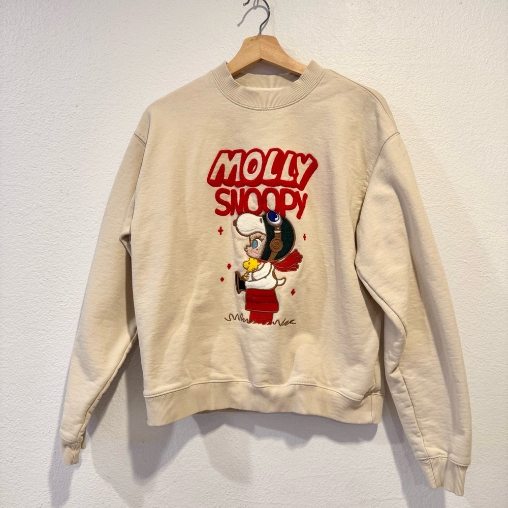 Cream Molly Snoopy Graphic Sweater View 2